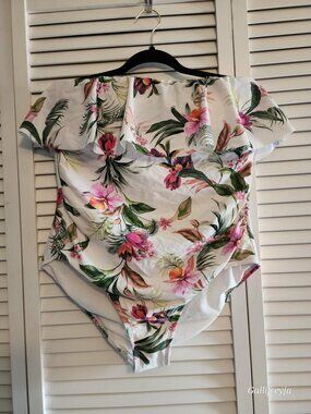 Brand new with tags Kona Sol Large Gorgeous swimsuit one piece